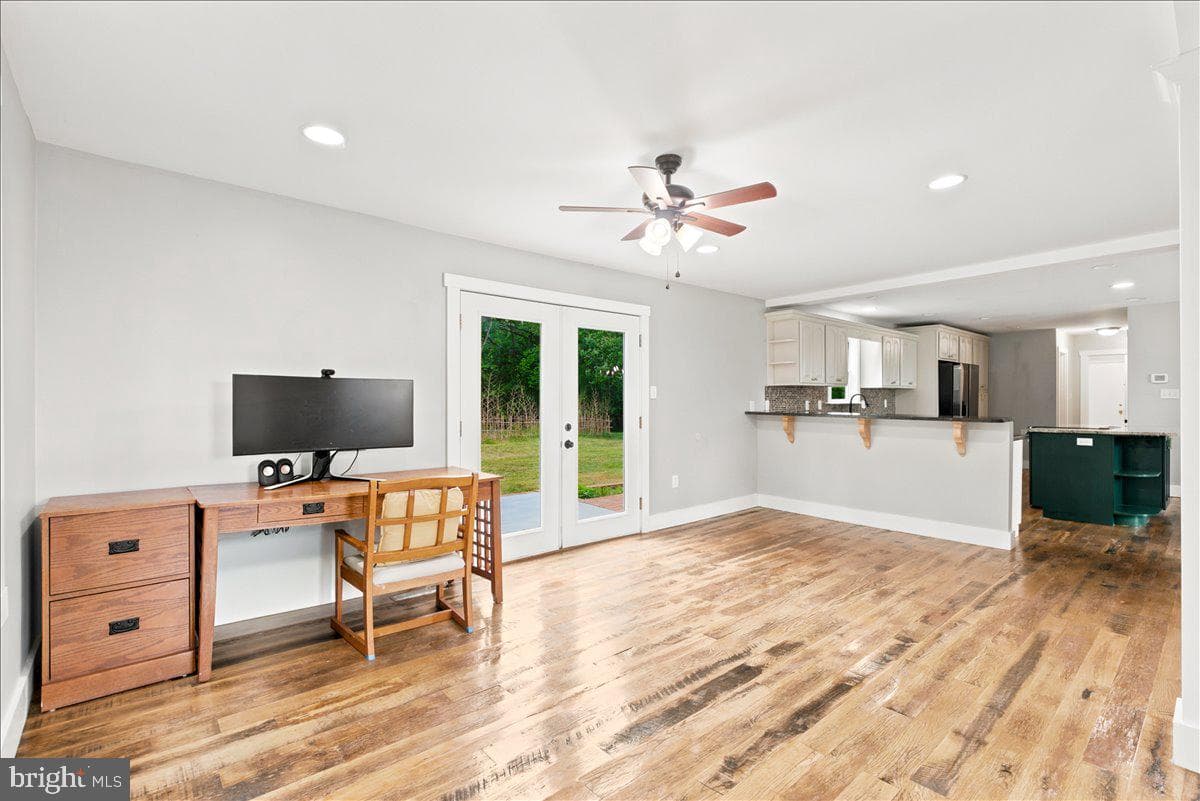 193 Marsh Lane photo 26