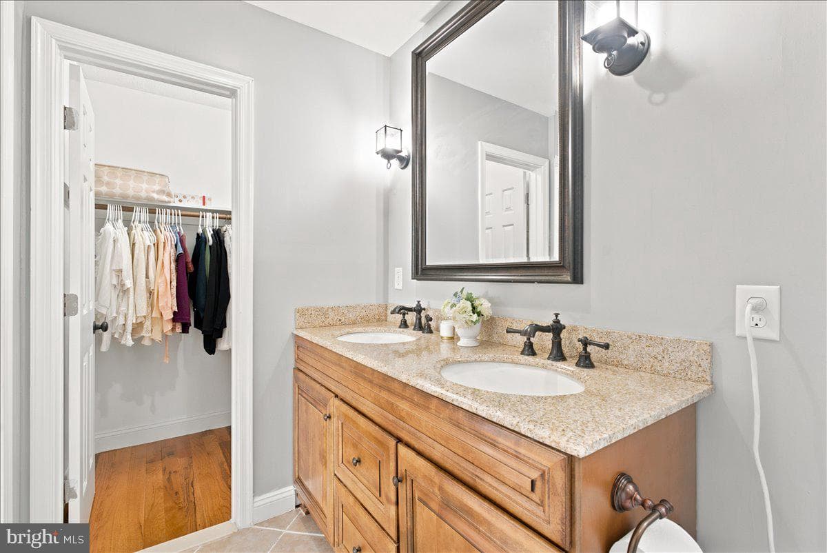 193 Marsh Lane photo 40