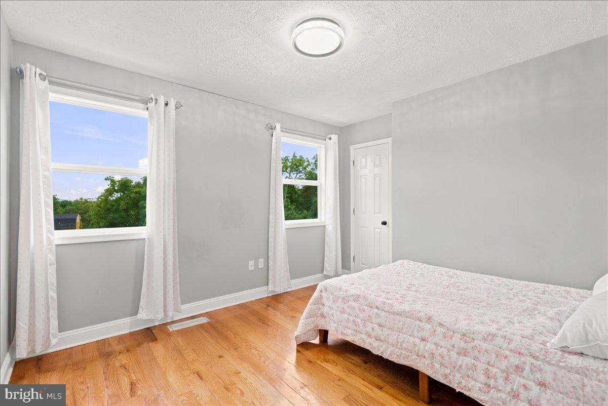 193 Marsh Lane photo 50