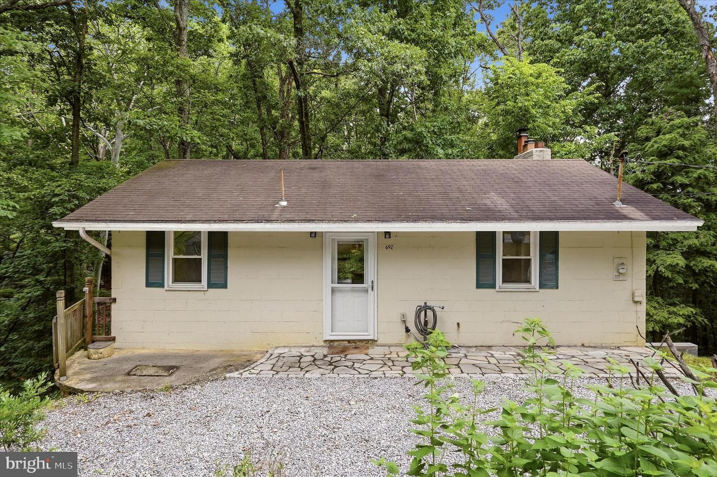 692 Laurel Lane, Bluemont