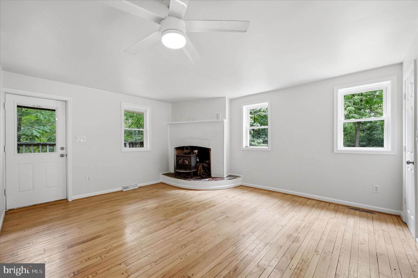692 Laurel Lane photo 13