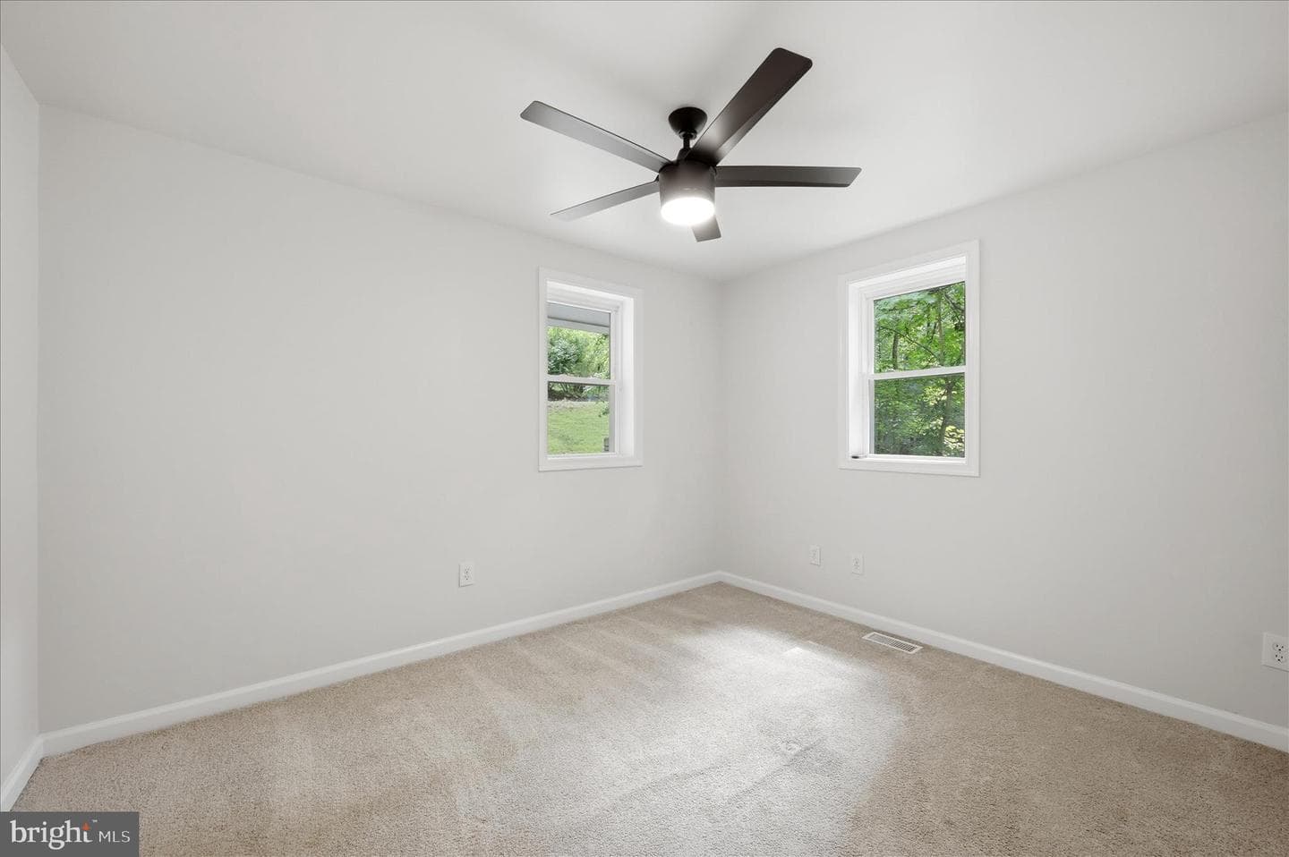 692 Laurel Lane photo 27