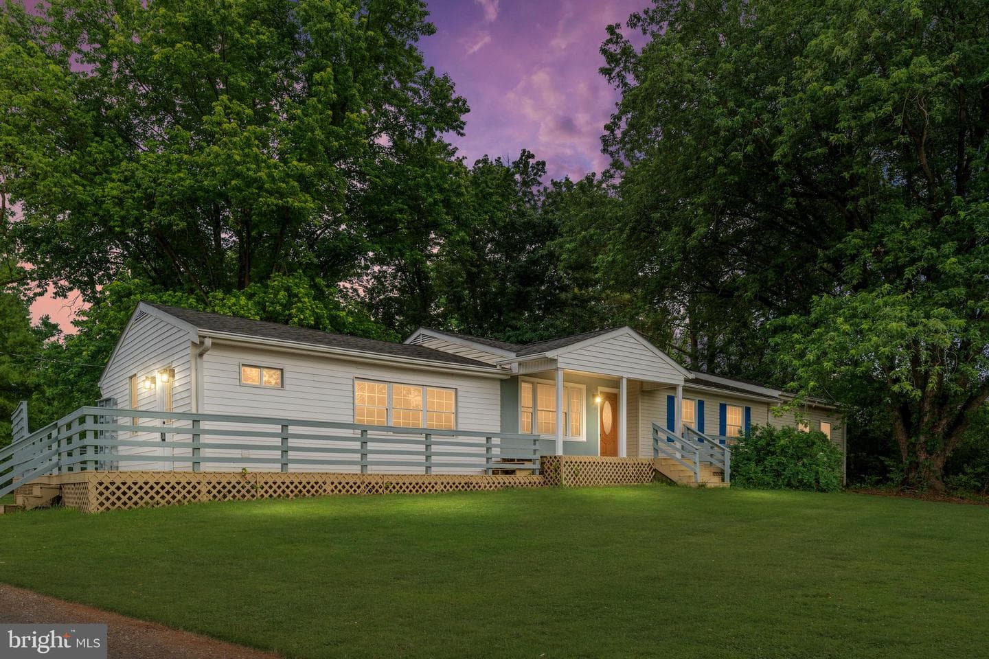 569 Triple J Road, Berryville