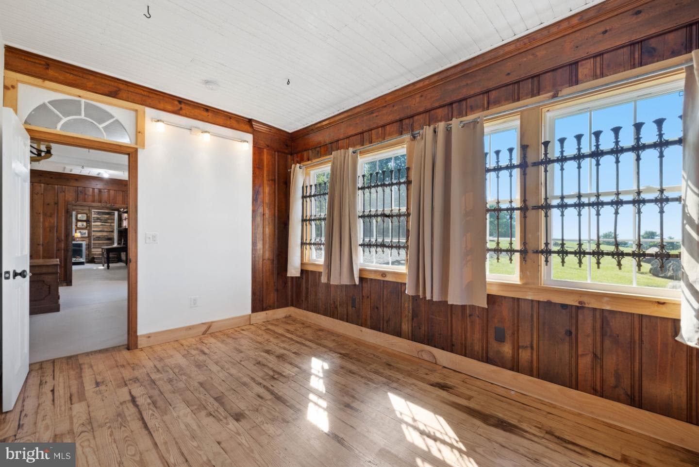 22540 Blue Ridge Mountain Road photo 18