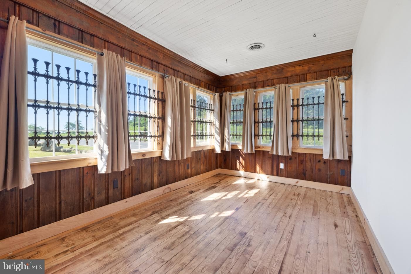 22540 Blue Ridge Mountain Road photo 19