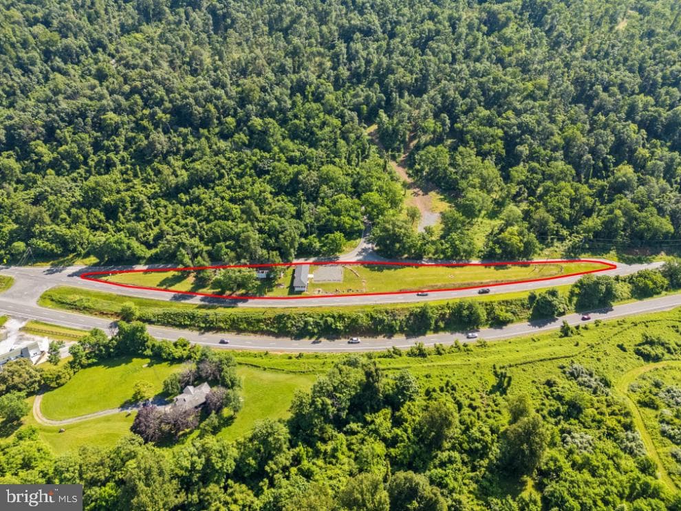 22540 Blue Ridge Mountain Road photo 3