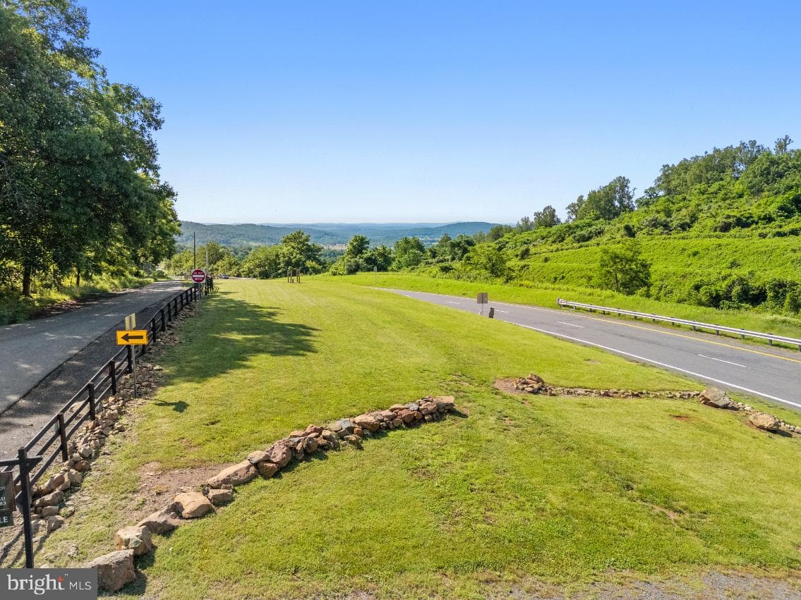 22540 Blue Ridge Mountain Road photo 30