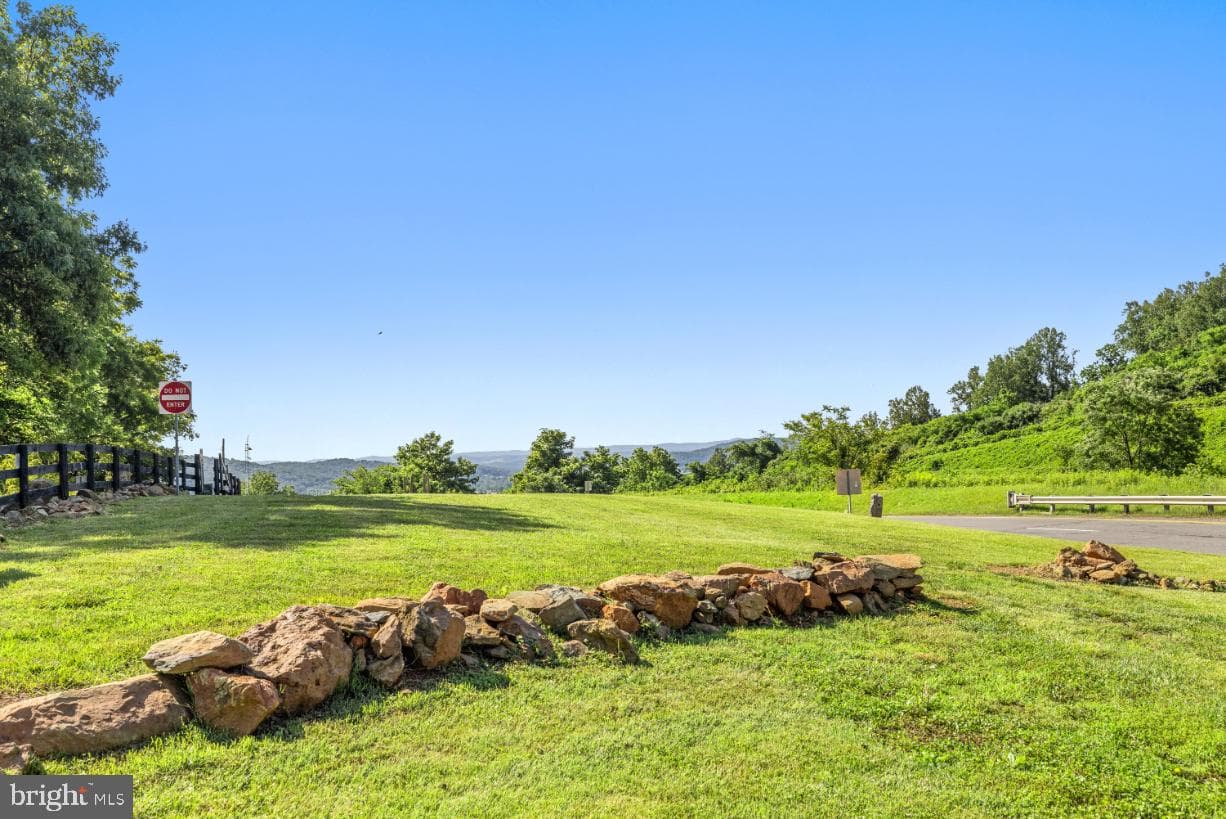 22540 Blue Ridge Mountain Road photo 36