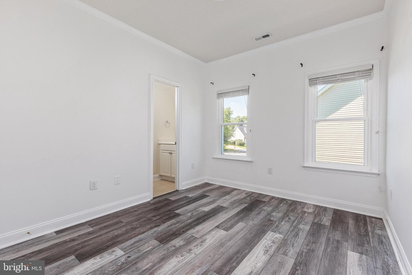 116 Hermitage Boulevard photo 30