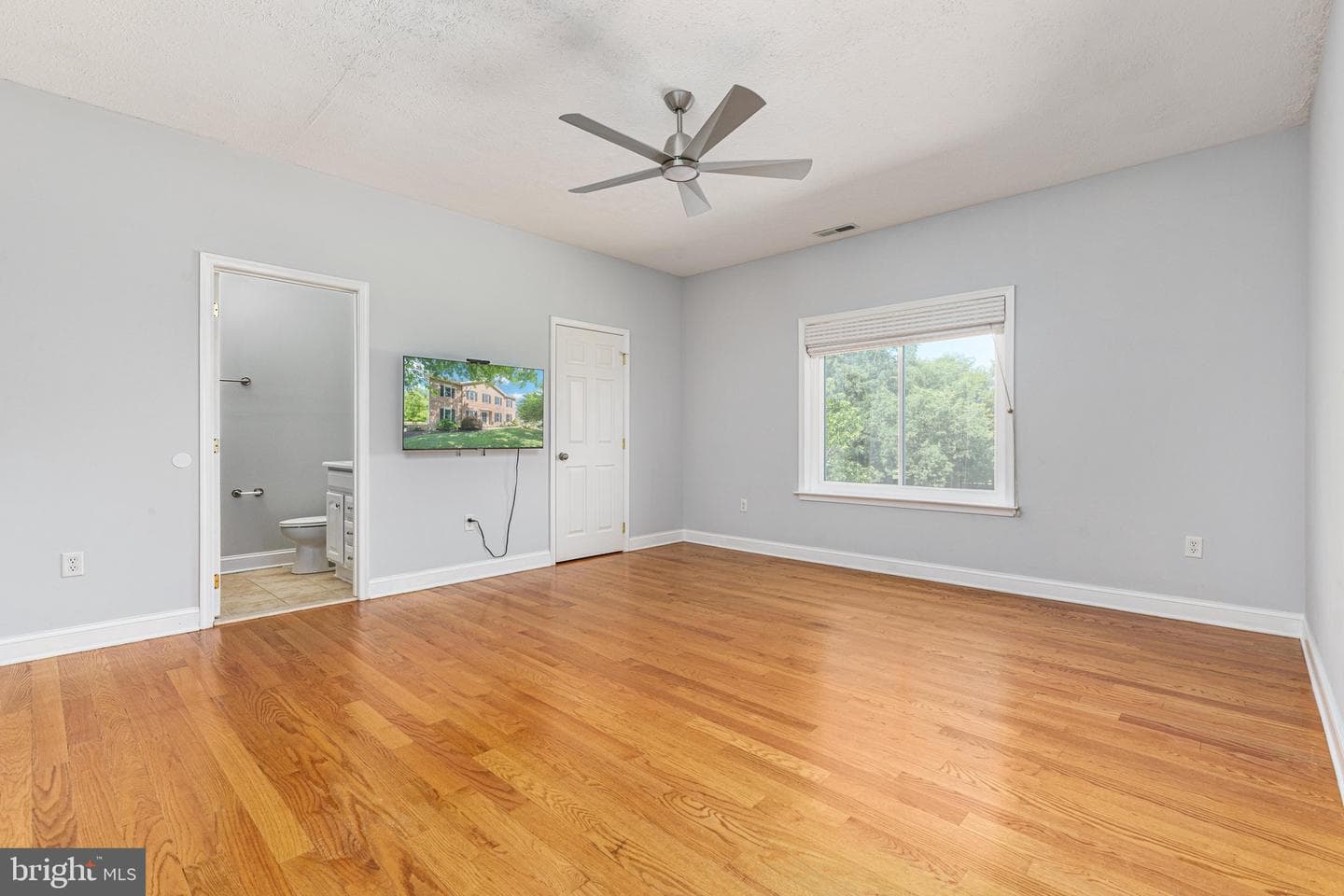 116 Hermitage Boulevard photo 38