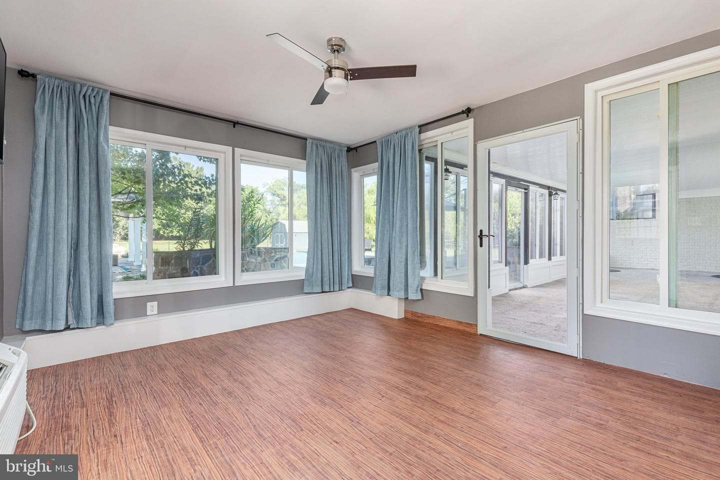 116 Hermitage Boulevard photo 62