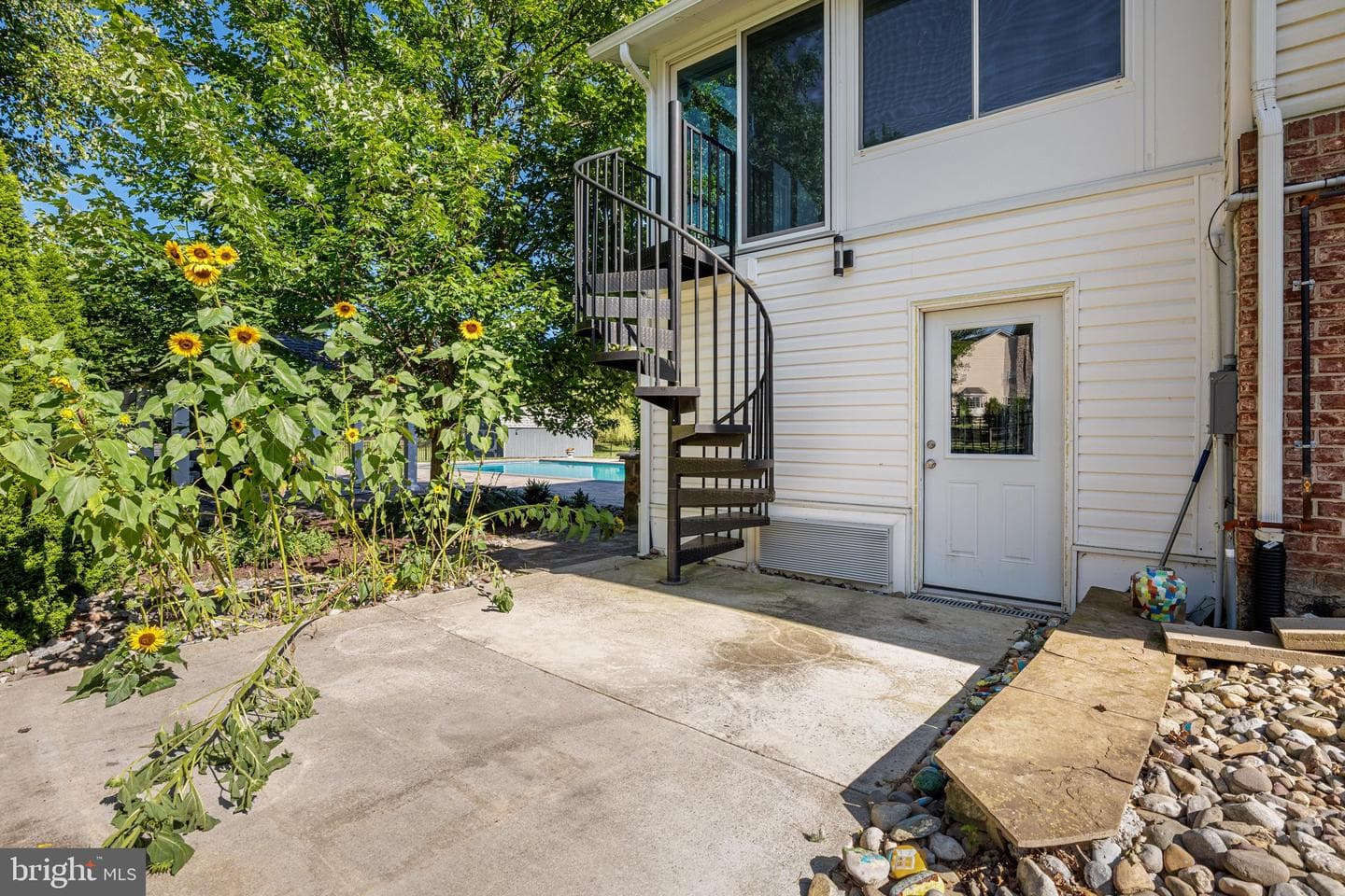 116 Hermitage Boulevard photo 85