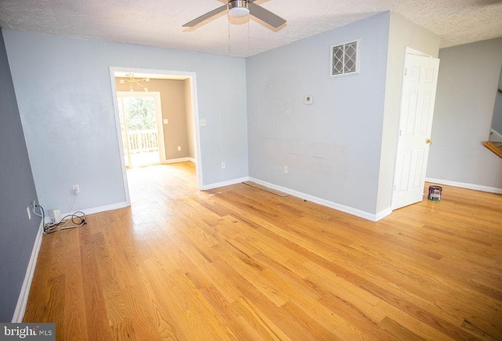 8 Whiting Avenue photo 11