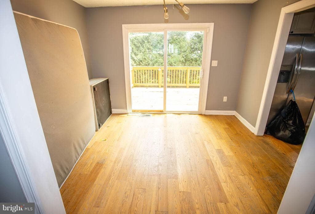 8 Whiting Avenue photo 13