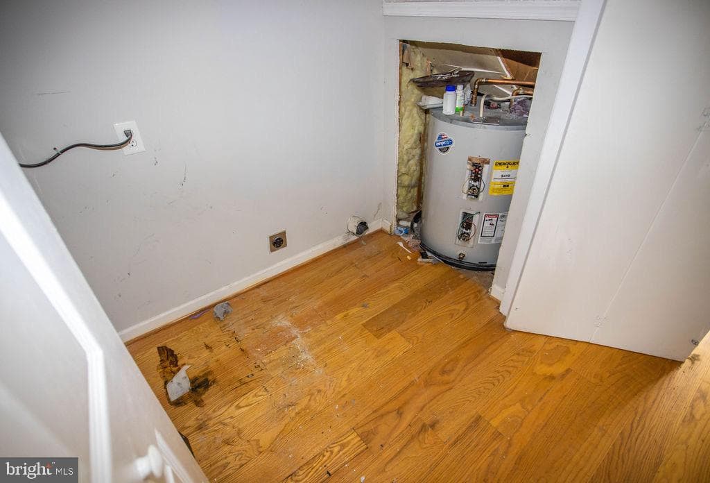 8 Whiting Avenue photo 17