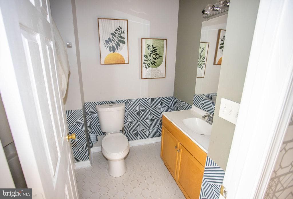 8 Whiting Avenue photo 21