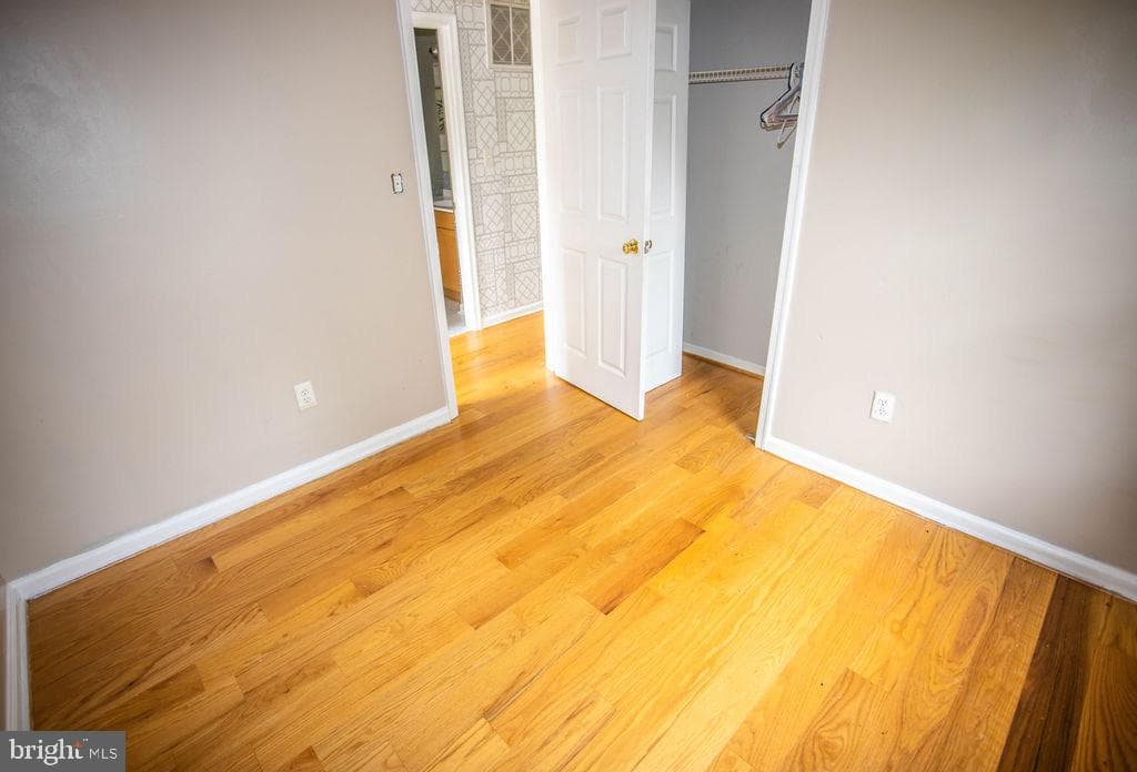 8 Whiting Avenue photo 23