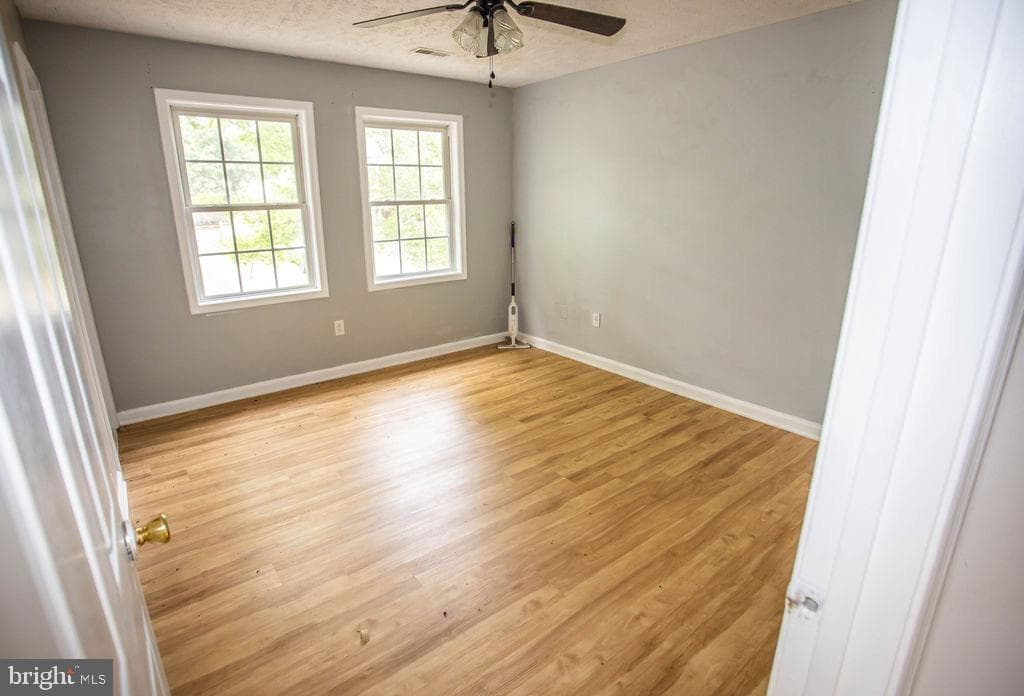 8 Whiting Avenue photo 26