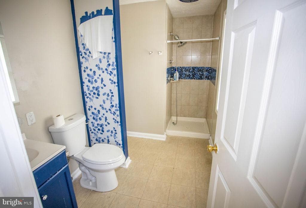 8 Whiting Avenue photo 27