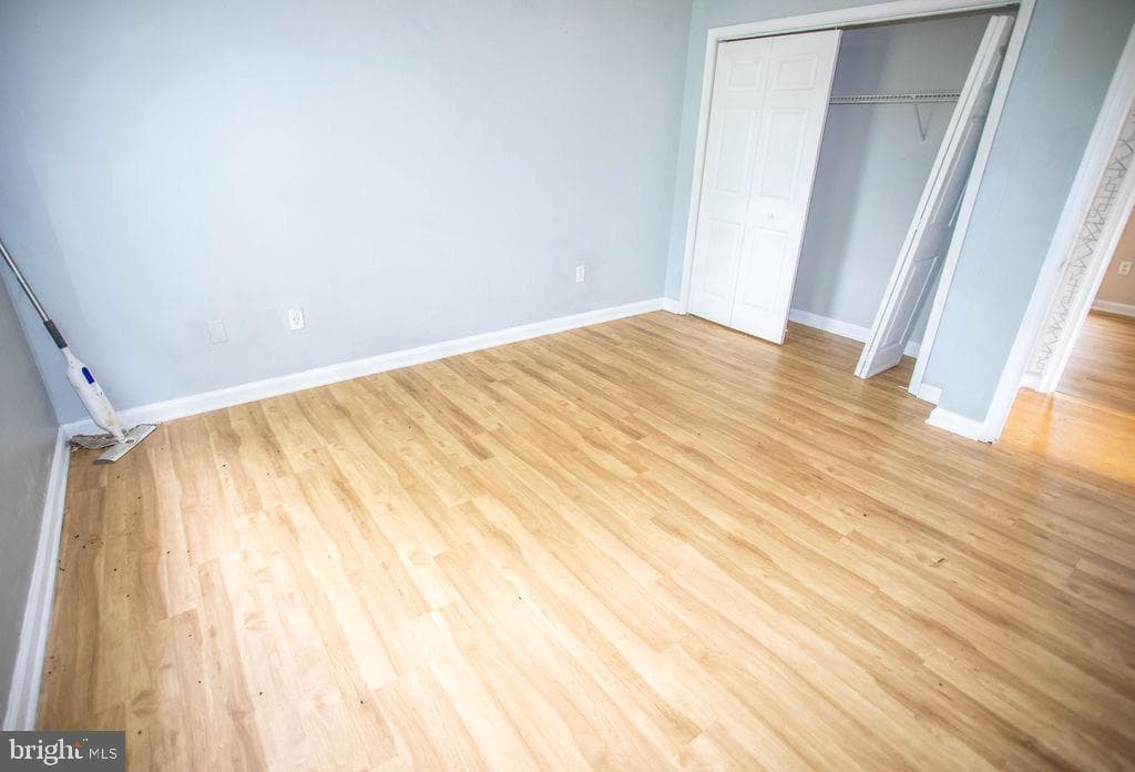 8 Whiting Avenue photo 28