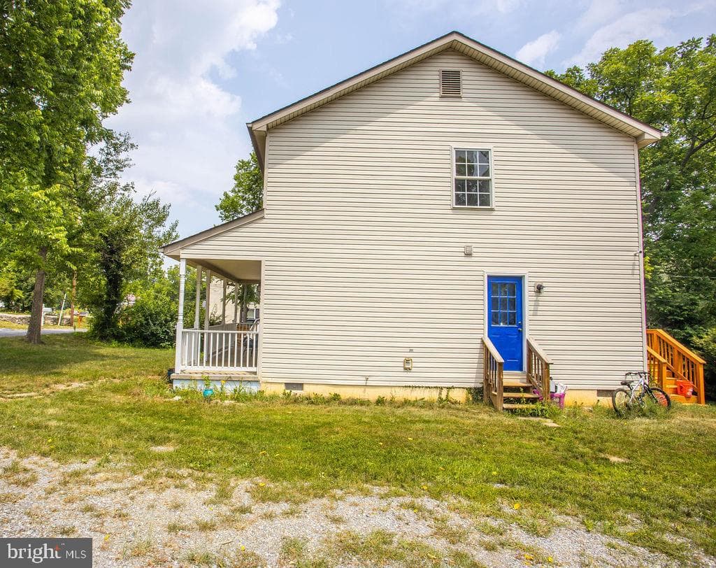 8 Whiting Avenue photo 3