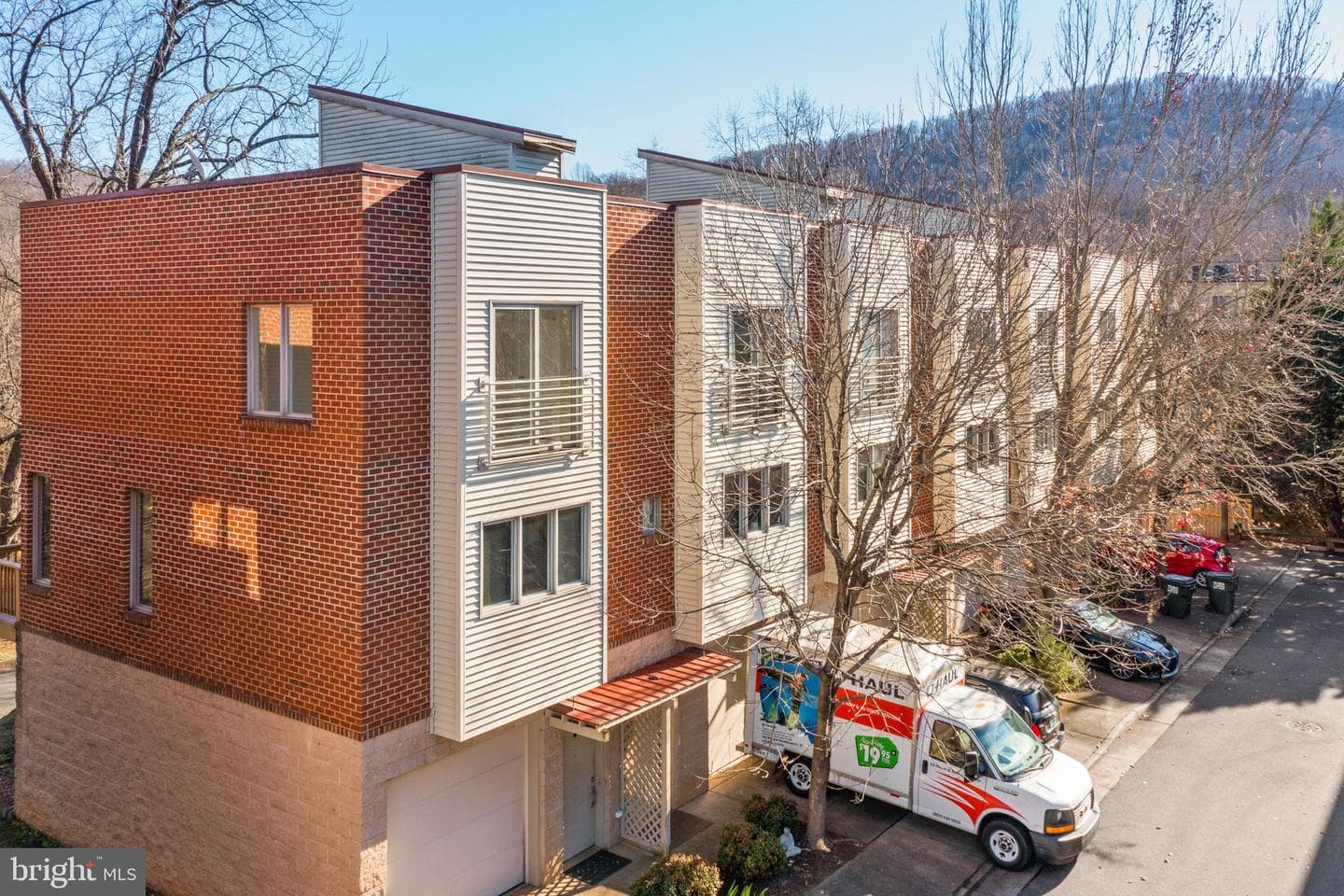 1013 Linden Ave #h photo 2