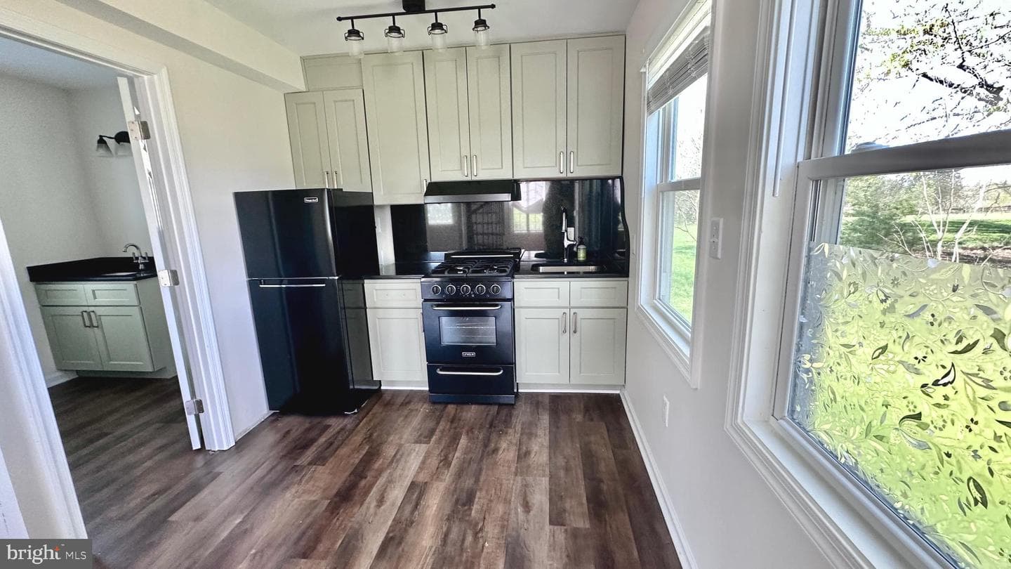 148 Robin Road photo 12