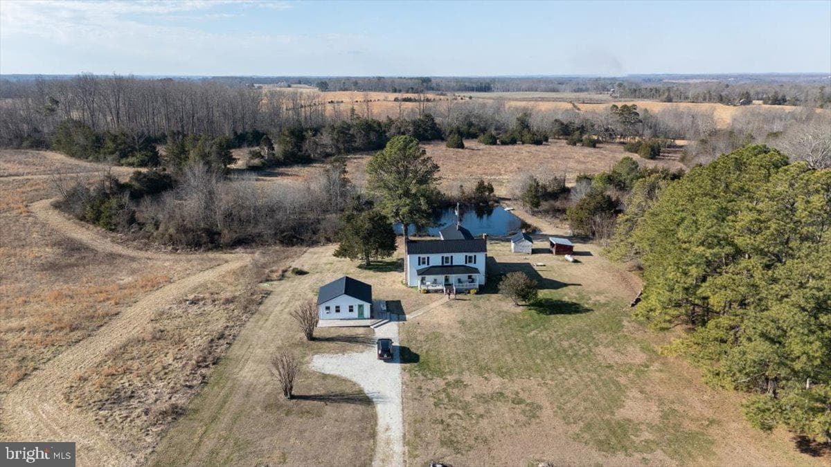 627 Hat Creek Road photo 2