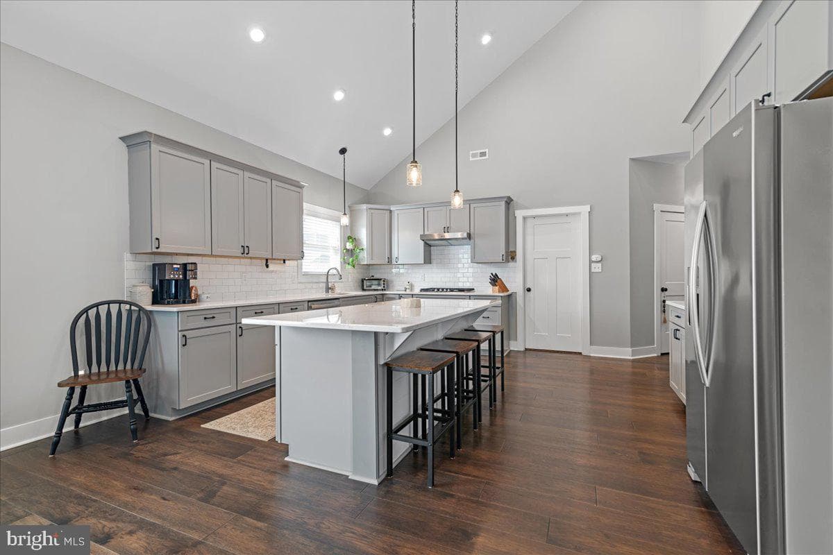 153 Emberly photo 14
