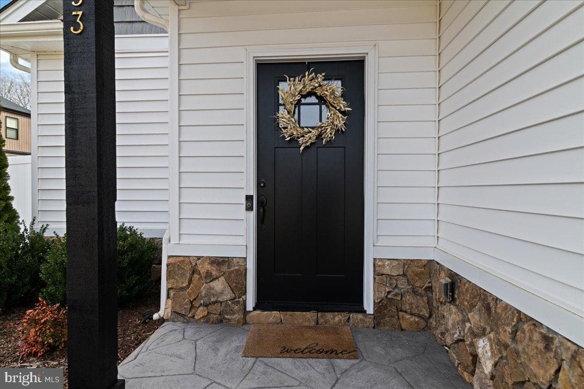 153 Emberly photo 3