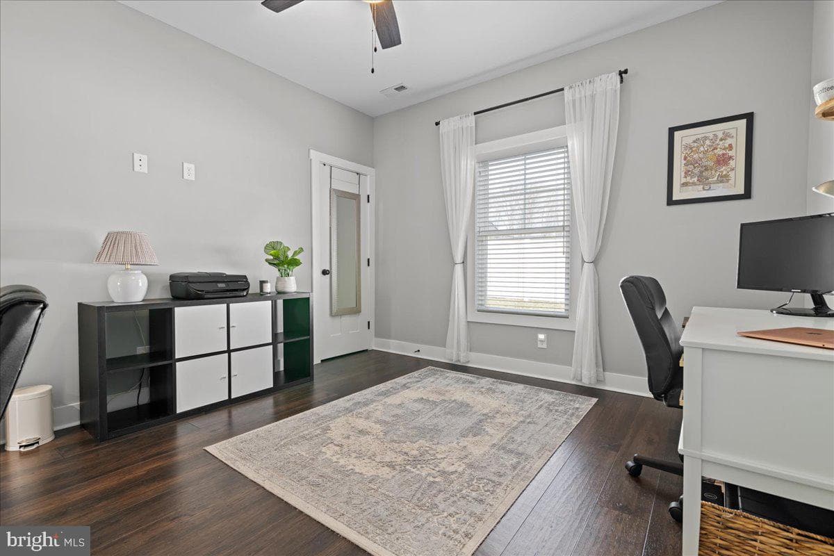 153 Emberly photo 32