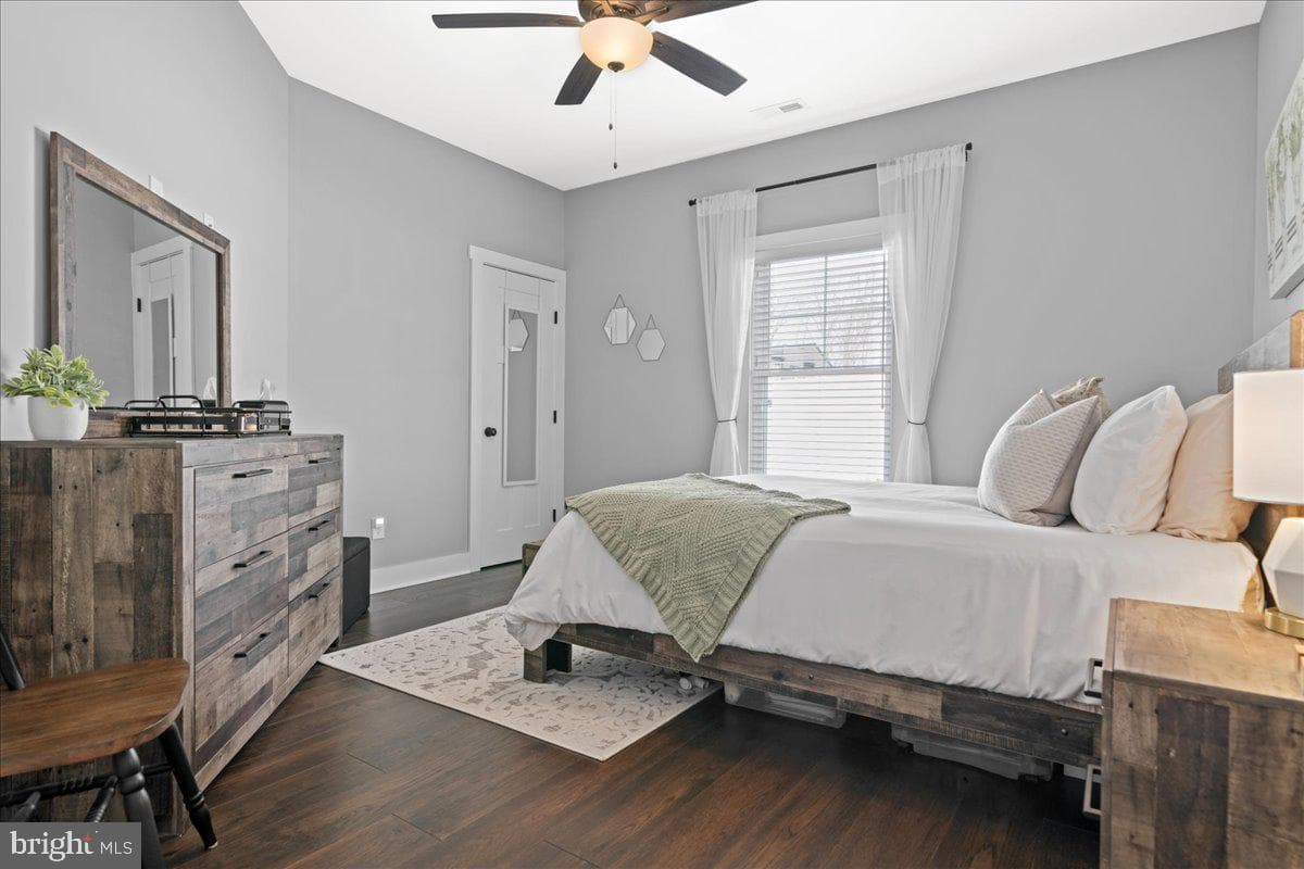 153 Emberly photo 35