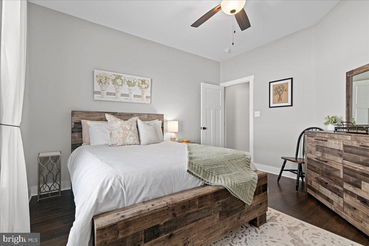 153 Emberly photo 37