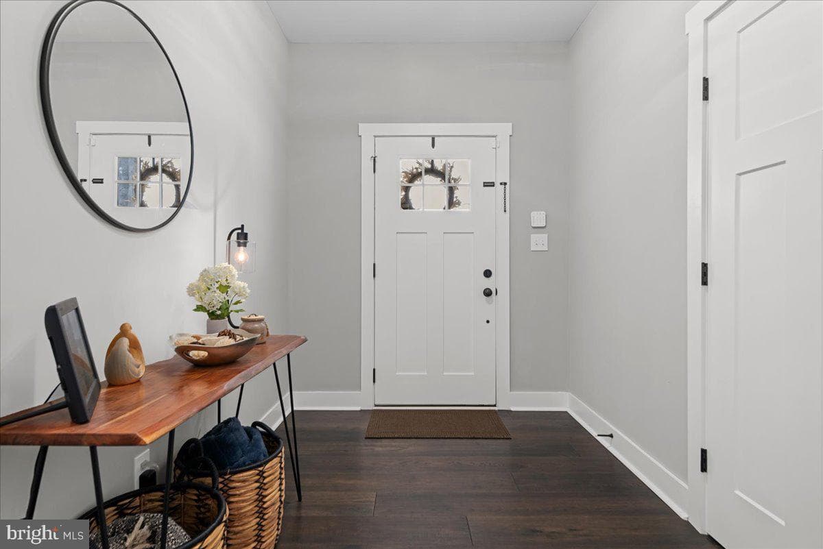 153 Emberly photo 4