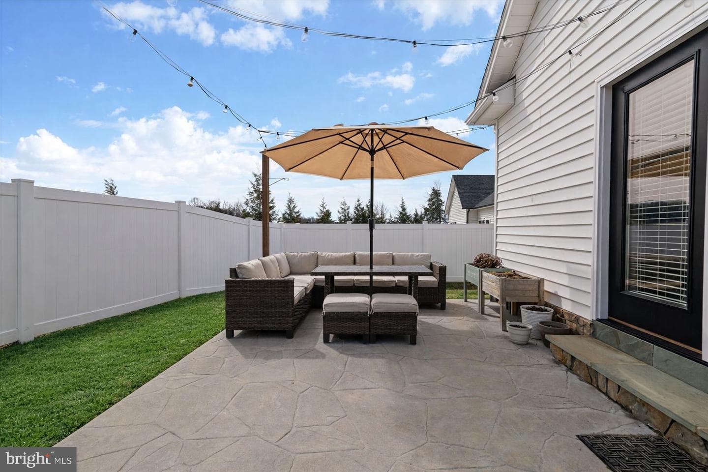153 Emberly photo 40