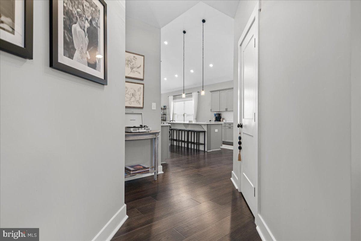 153 Emberly photo 7