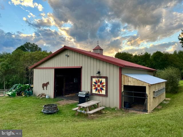 4612 Holly Springs Road photo 5