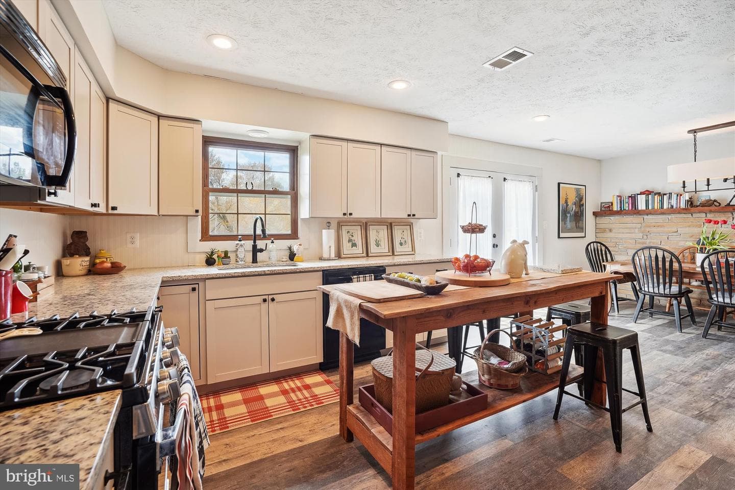 1022 Shetley Road photo 5
