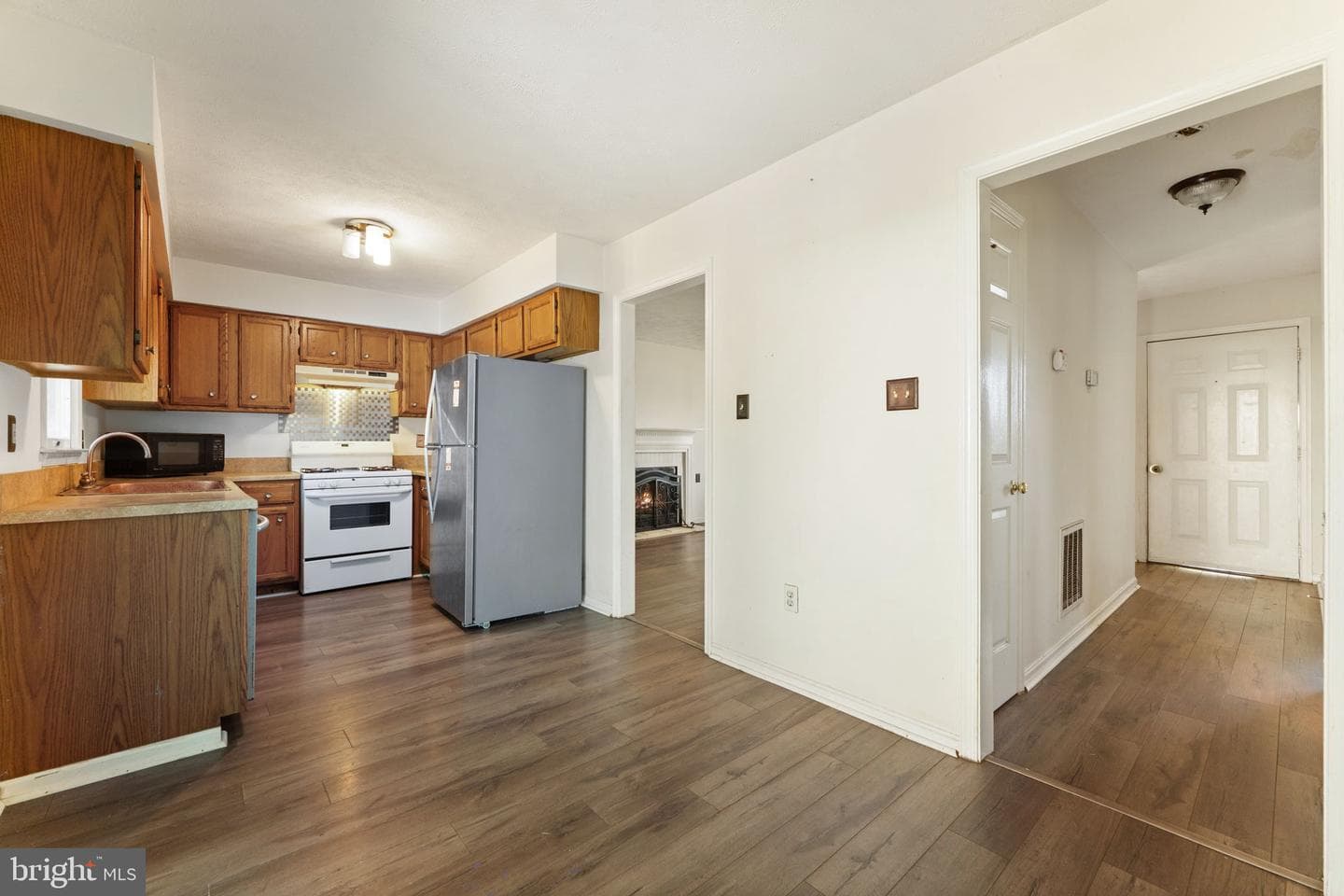1616 Harrier Lane photo 17
