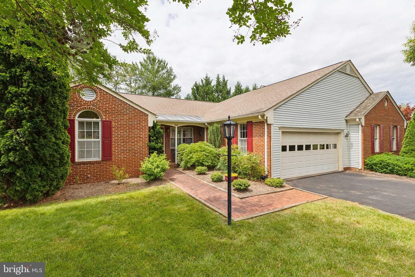 800 Mulberry Lane photo 2