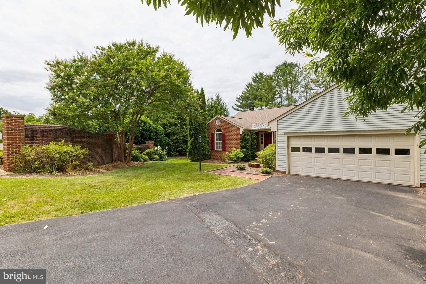 800 Mulberry Lane photo 3
