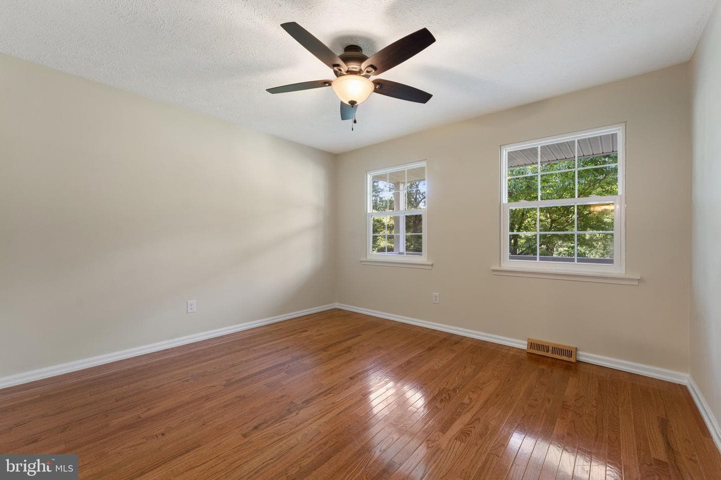 9595 Roys Lane photo 17