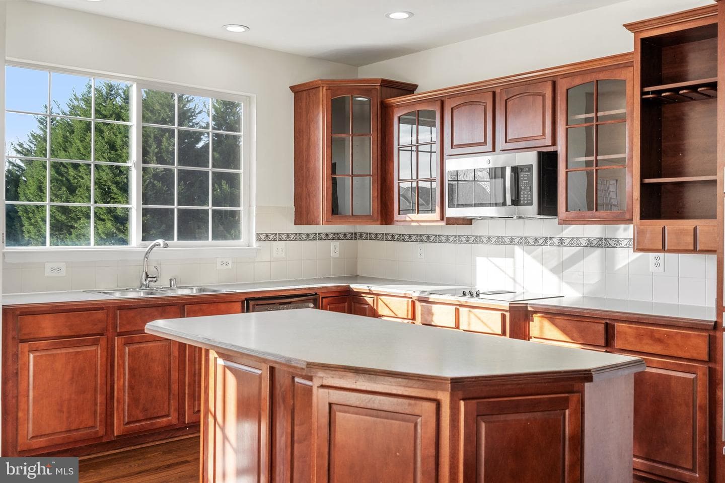 755 Holly Leaf Road photo 36