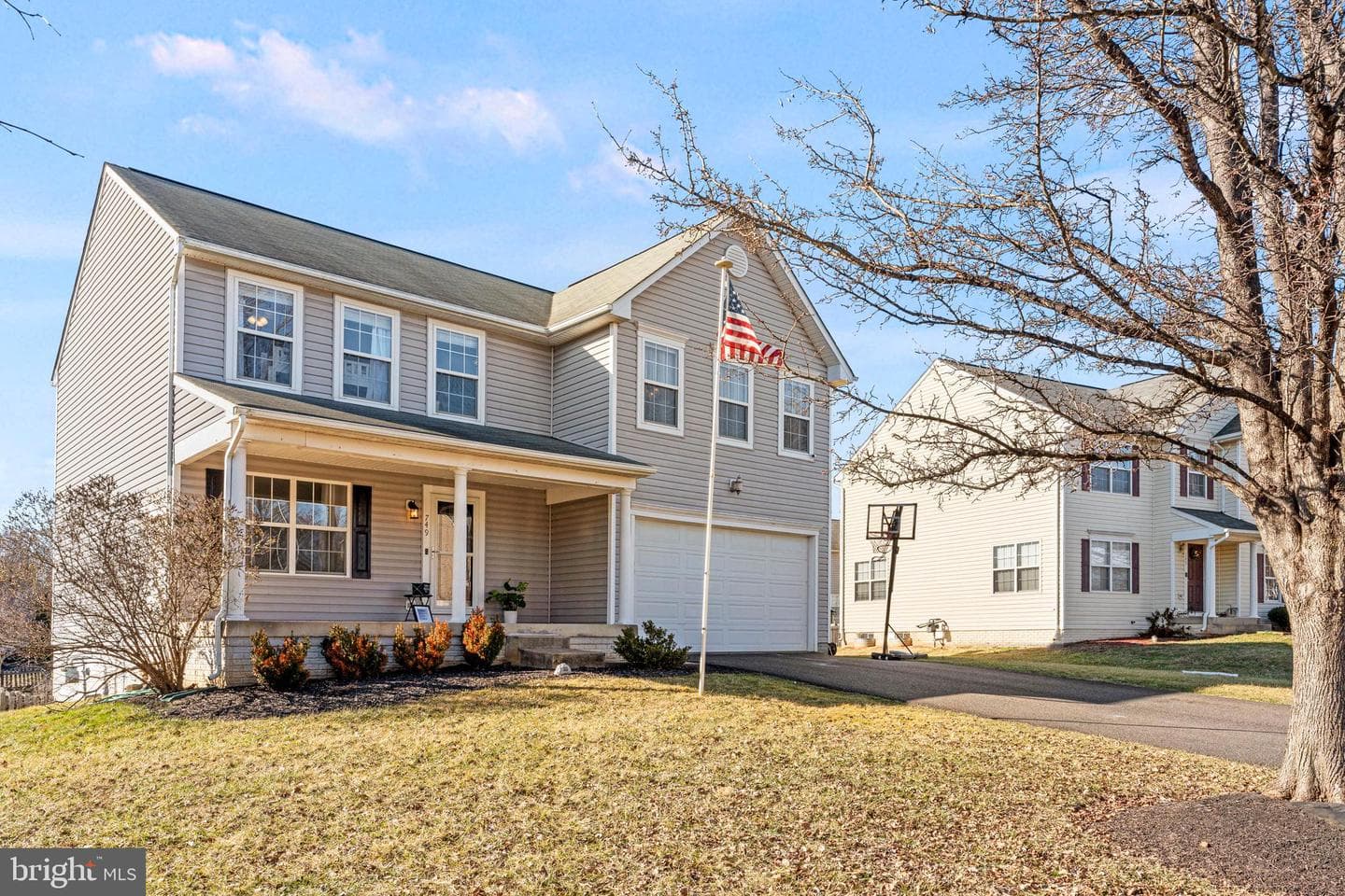 749 Holly Leaf Road photo 2