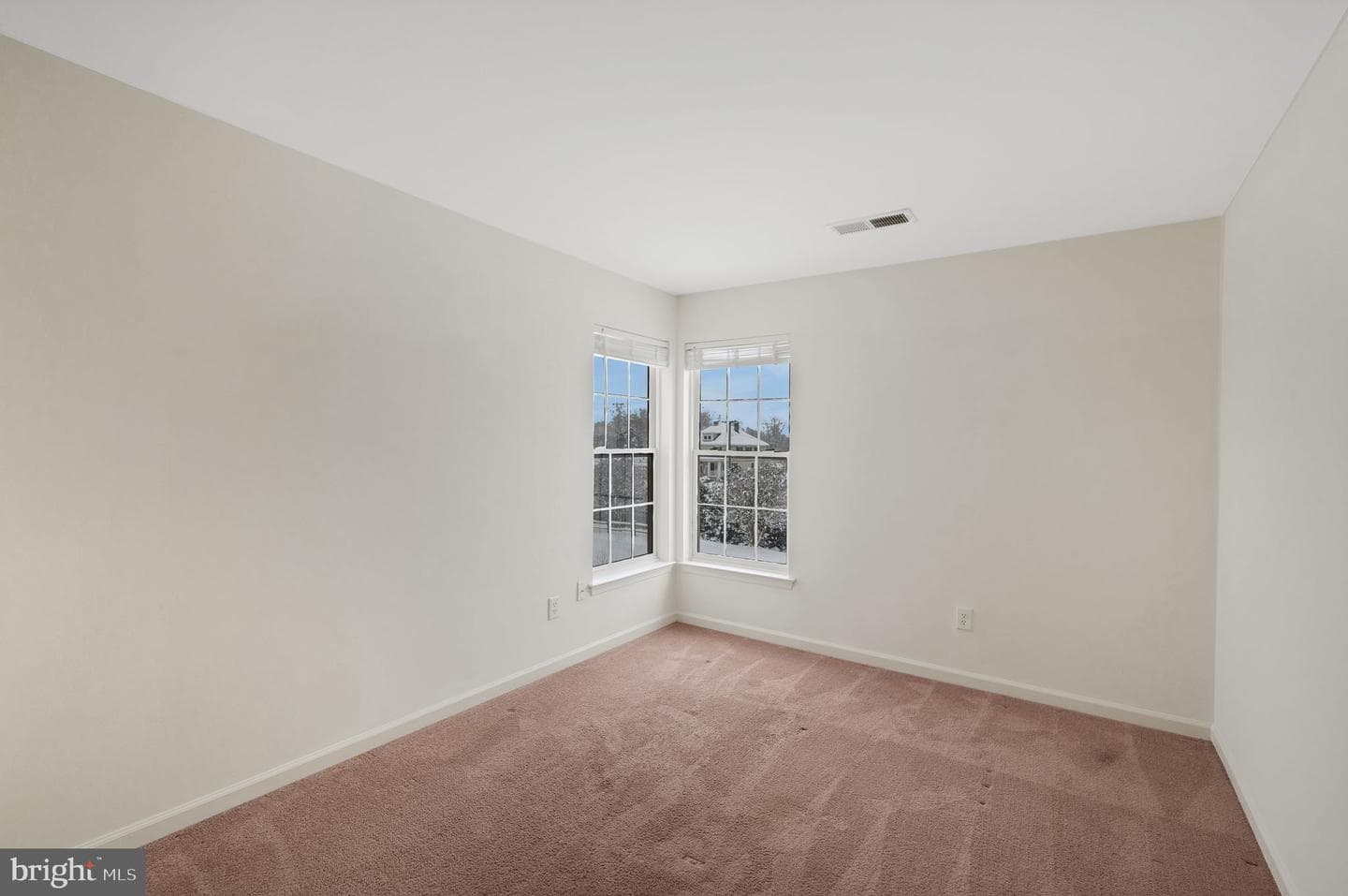 1048 Riverdale Circle photo 18