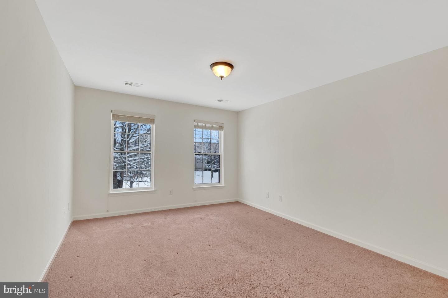 1048 Riverdale Circle photo 19