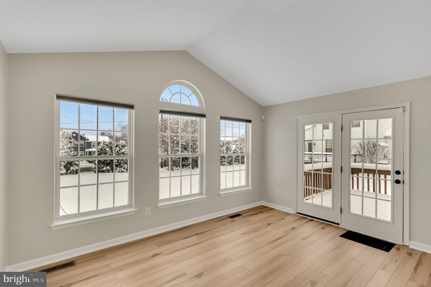 1048 Riverdale Circle photo 24