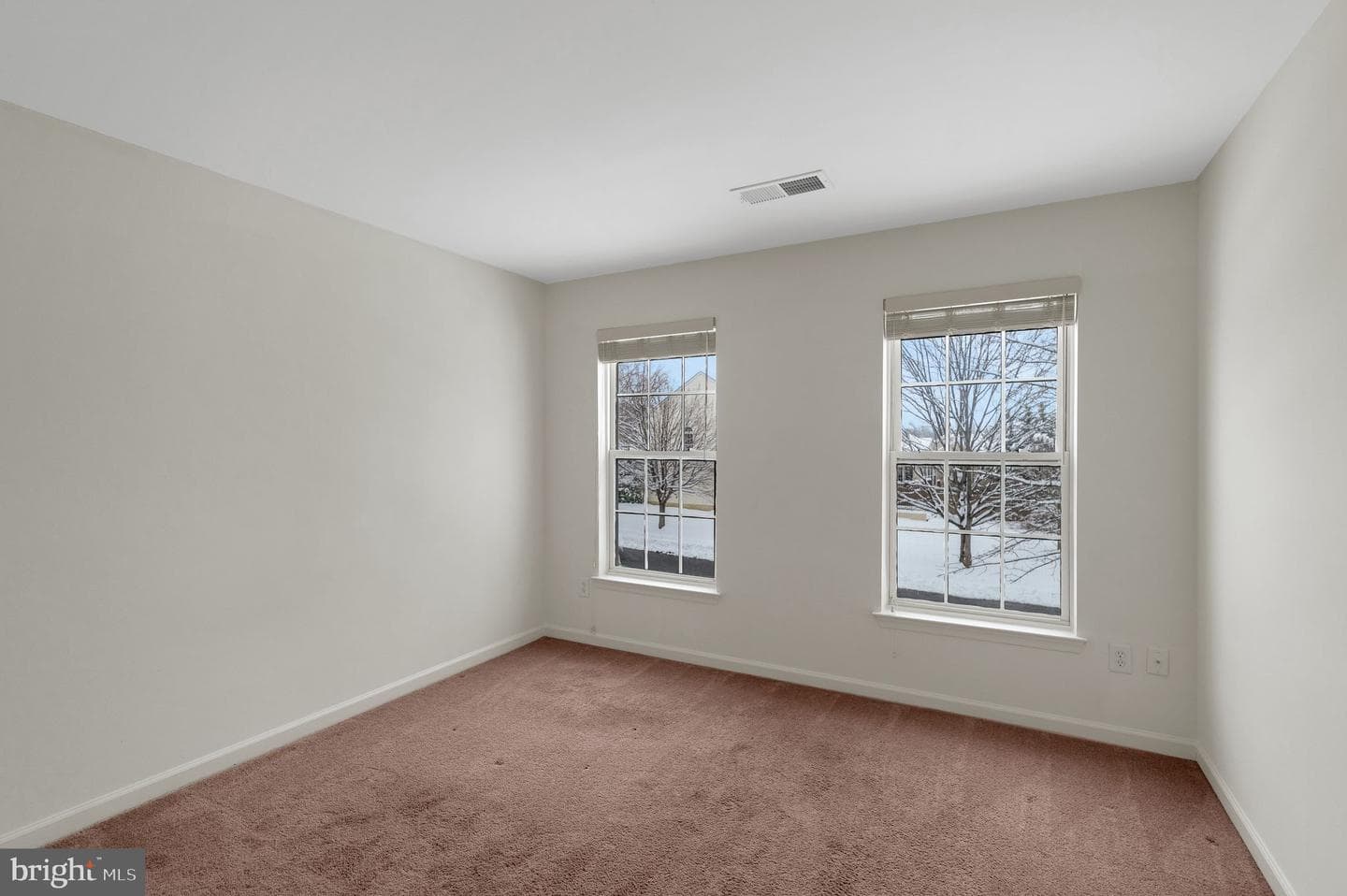 1048 Riverdale Circle photo 28