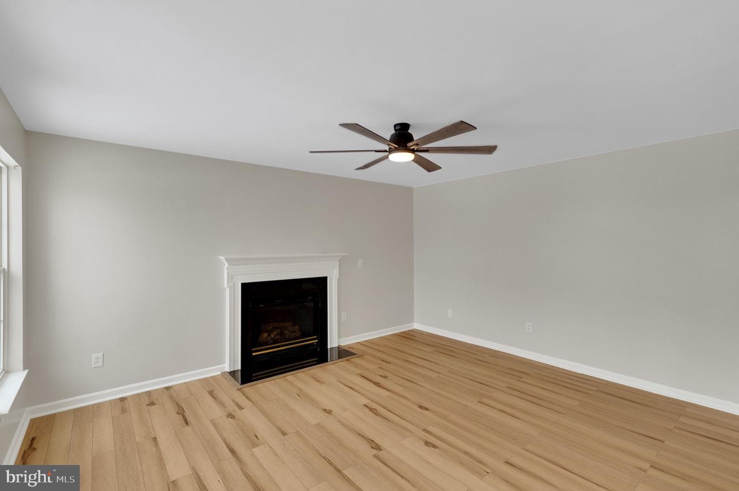 1048 Riverdale Circle photo 8