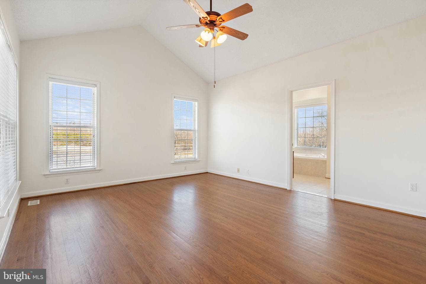 18464 Snaffle Lane photo 36